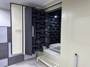 무향실 기계장비 소음측정 스피커 특성 테스트